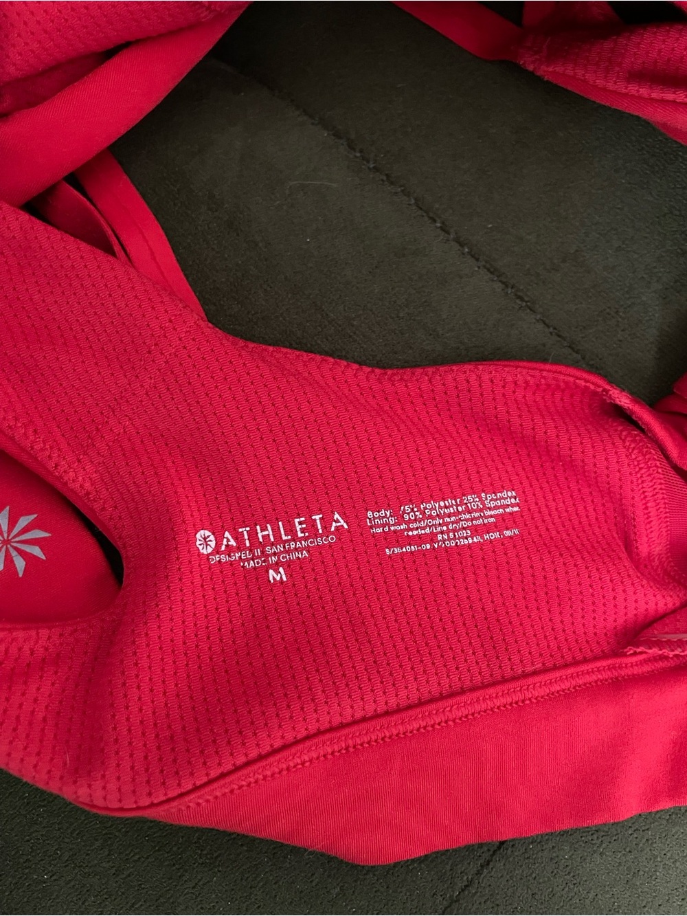 Athleta red strappy back sports bra sz M - Picture 3 of 3
